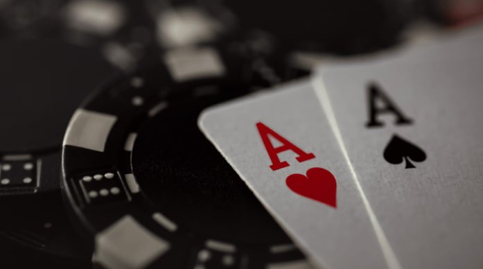 Recently Played history interface showing football fixtures and live-dealer table entries on we77 slot
